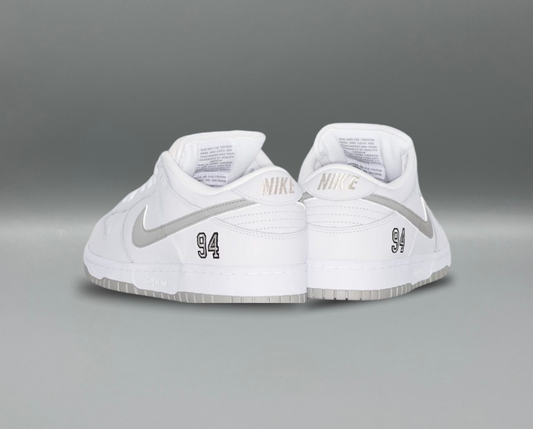 Nike SB Dunk Low x Supreme "White"