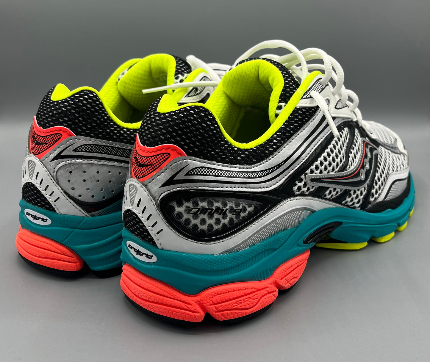 Saucony ProGrid Omni 9 "Silver Mutant"