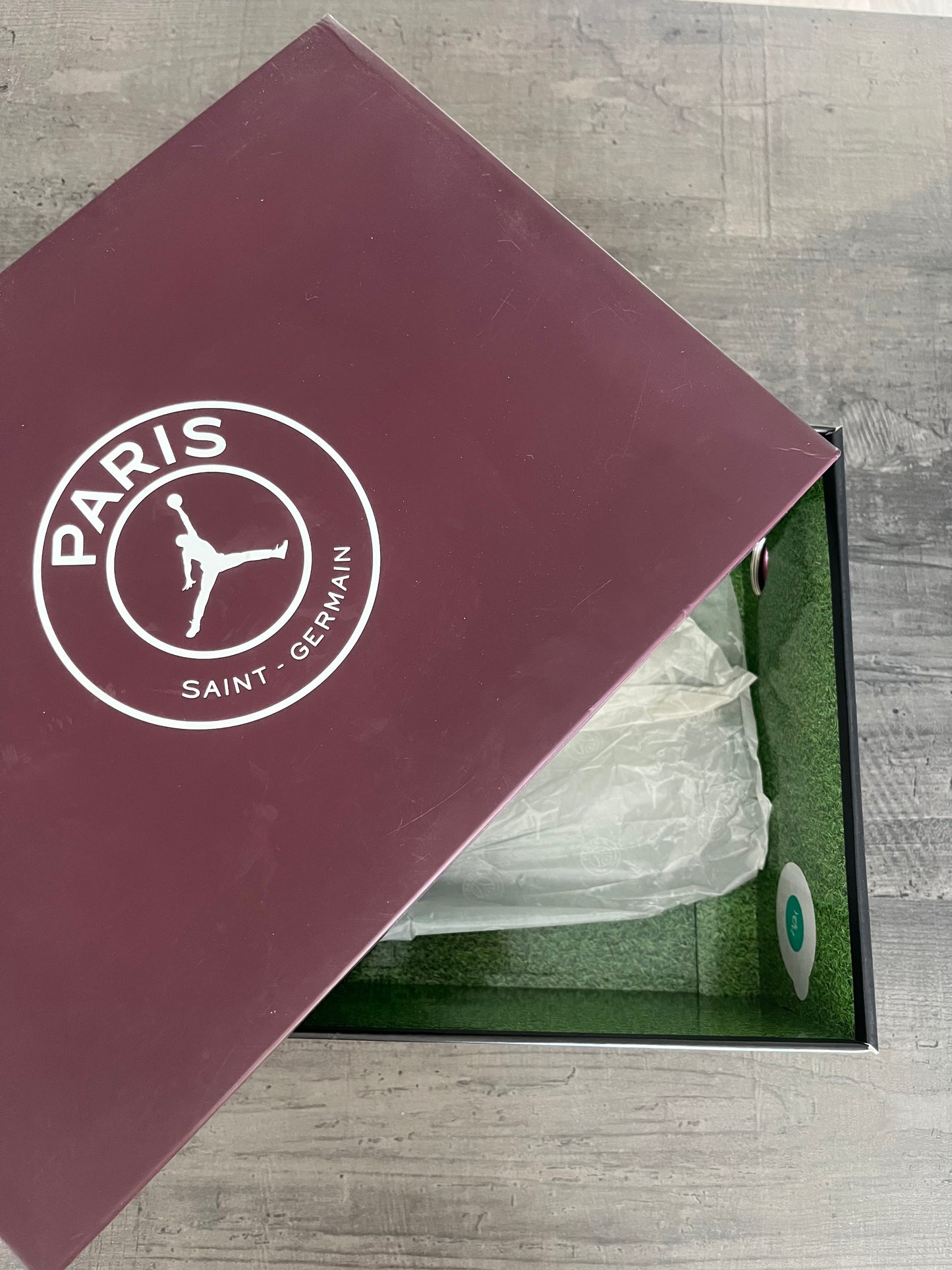 Seconde-Main Air Jordan 4 Retro x PSG "Bordeaux" (Taille : 40)