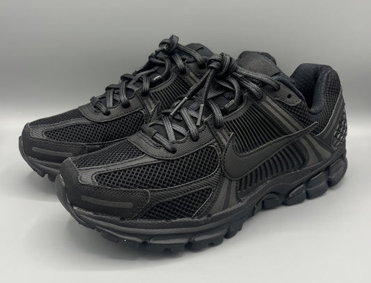 Nike Zoom Vomero 5 "Triple Black"