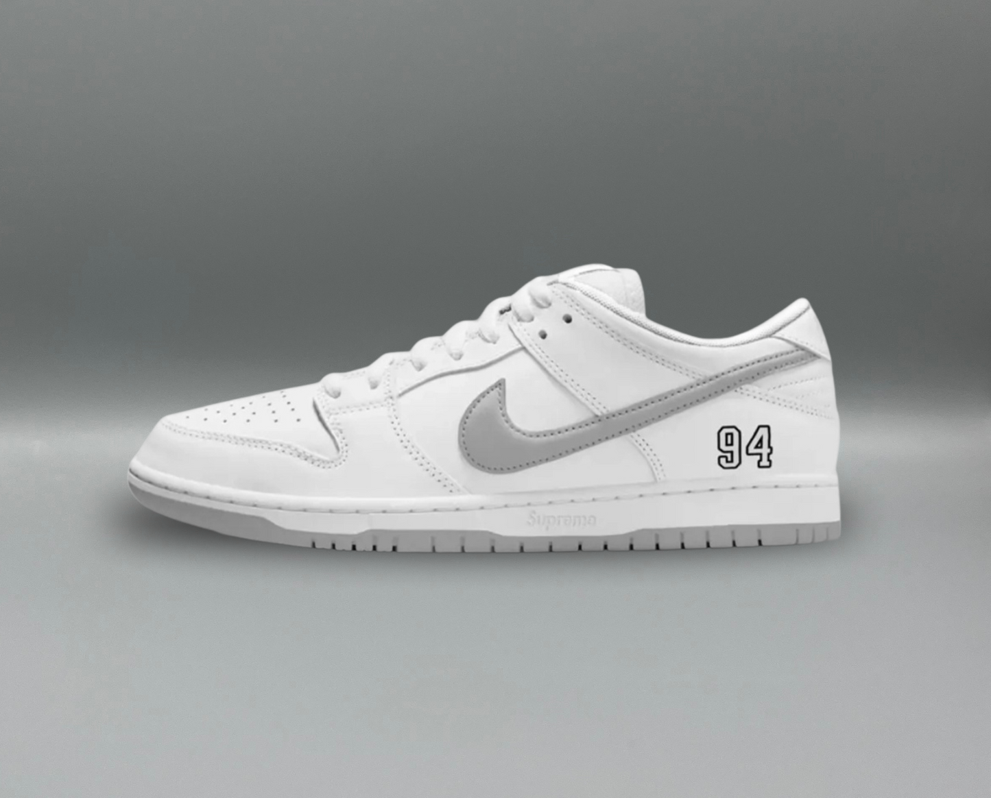 Nike SB Dunk Low x Supreme "White"