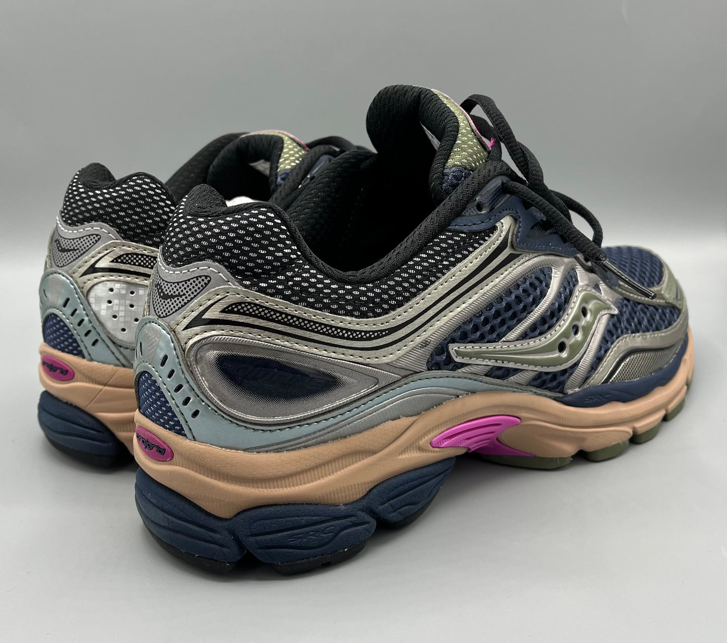 Saucony ProGrid Omni 9 "Disrupt"