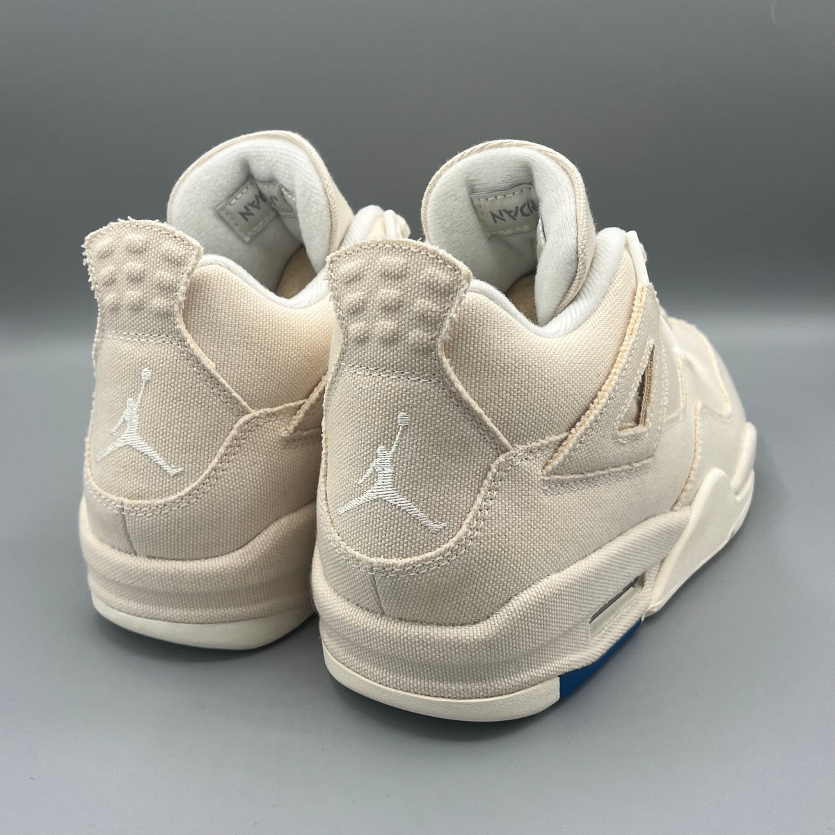 Air Jordan 4 Retro "Blank Canvas"