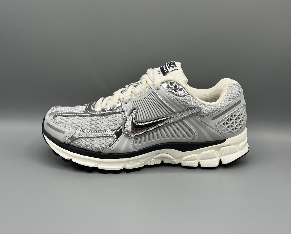 Nike Zoom Vomero 5 "Photon Dust Metallic Silver"