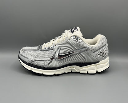 Nike Zoom Vomero 5 "Photon Dust Metallic Silver"