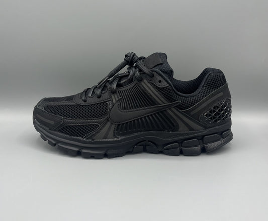 Nike Zoom Vomero 5 "Triple Black"