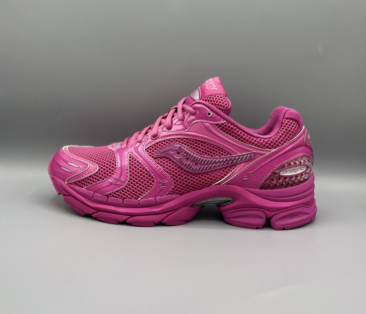 Saucony Progrid Triumph 4 "Glossy Pink"