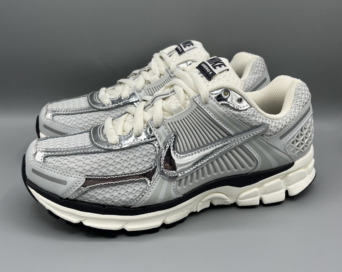 Nike Zoom Vomero 5 "Photon Dust Metallic Silver"