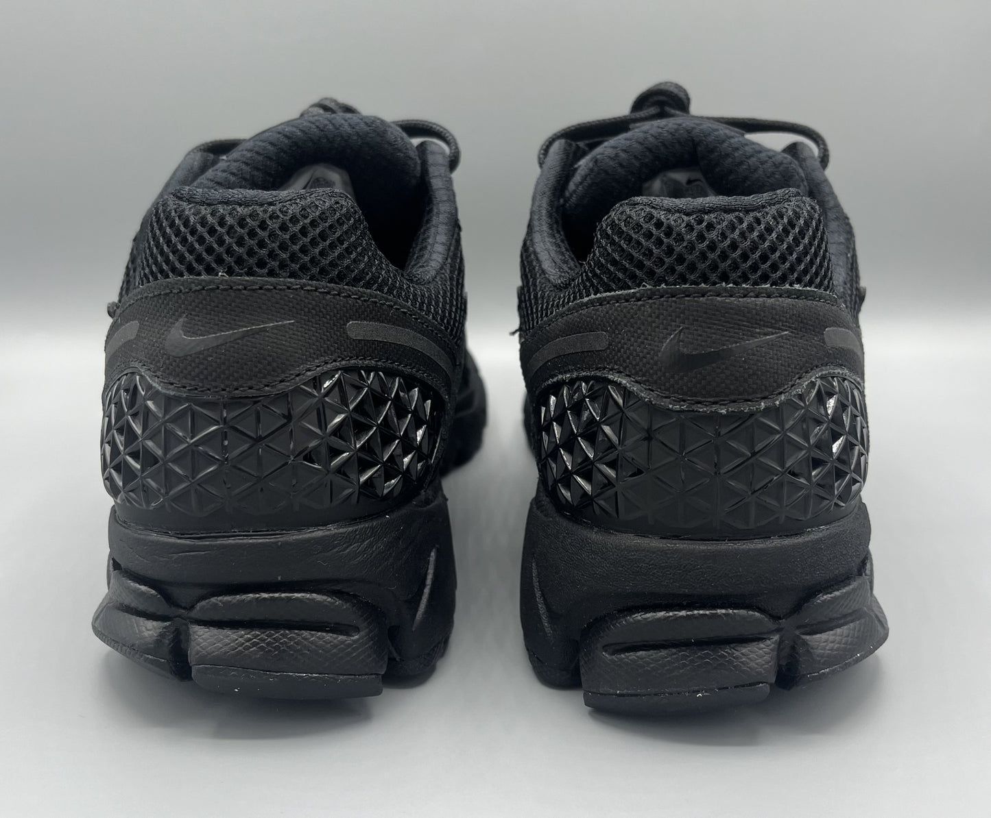 Nike Zoom Vomero 5 "Triple Black"